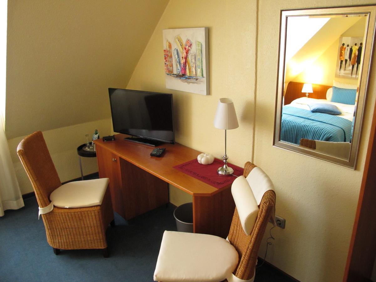 Burghotel Muenzenberg Экстерьер фото