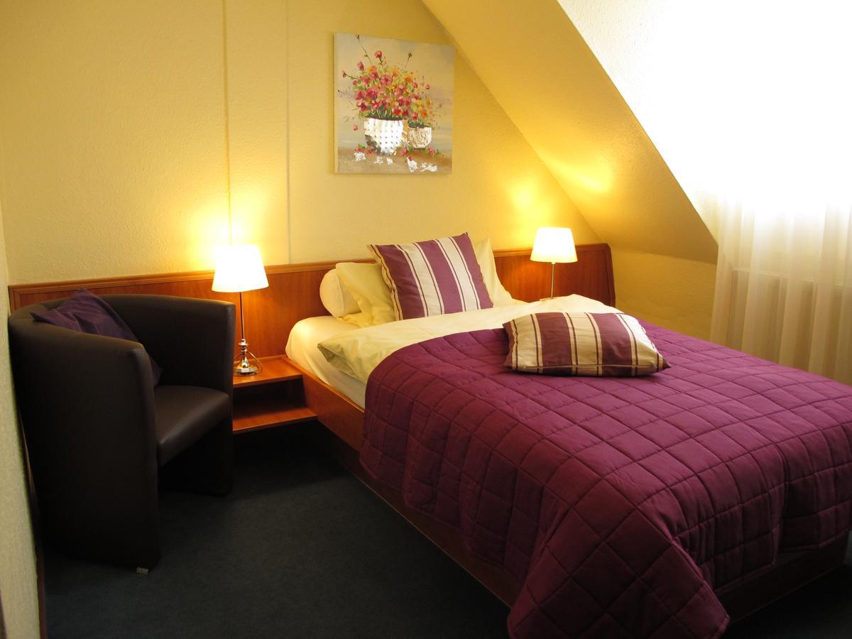 Burghotel Muenzenberg Экстерьер фото